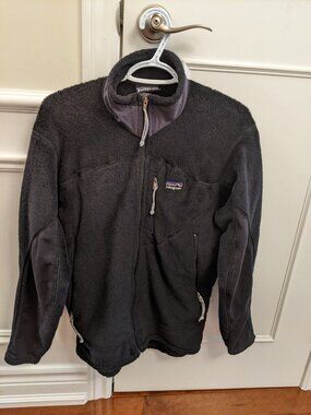 Patagonia black vintage fleece zip up sweater jacket in size medium